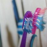 Prečo by ste mali meniť zubnú kefku po každej chrípke: zdravotná gramotnosť pre celú rodinu preco-by-ste-mali-menit-zubnu-kefku-po-kazdej-chripke.jpg